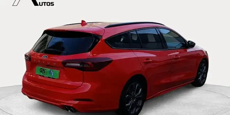 Usado Ford Focus ST-Line 155 CV (114 kW) 2024 Rojo Familiar