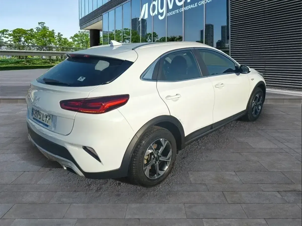 Usado Kia XCeed 120 CV (88 kW) 2022 Blanco SUV