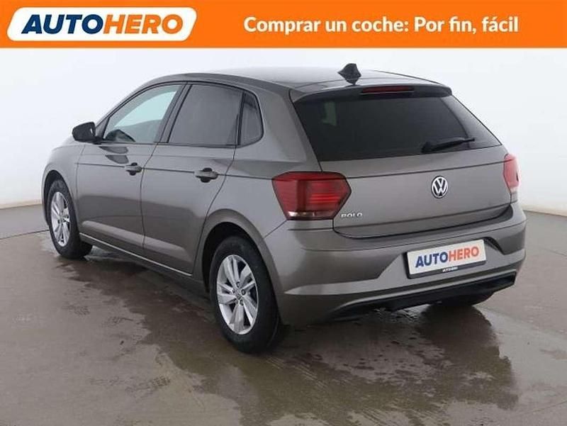 Usado VW Polo Advance 95 CV (69 kW) 2018 Gris Utilitario
