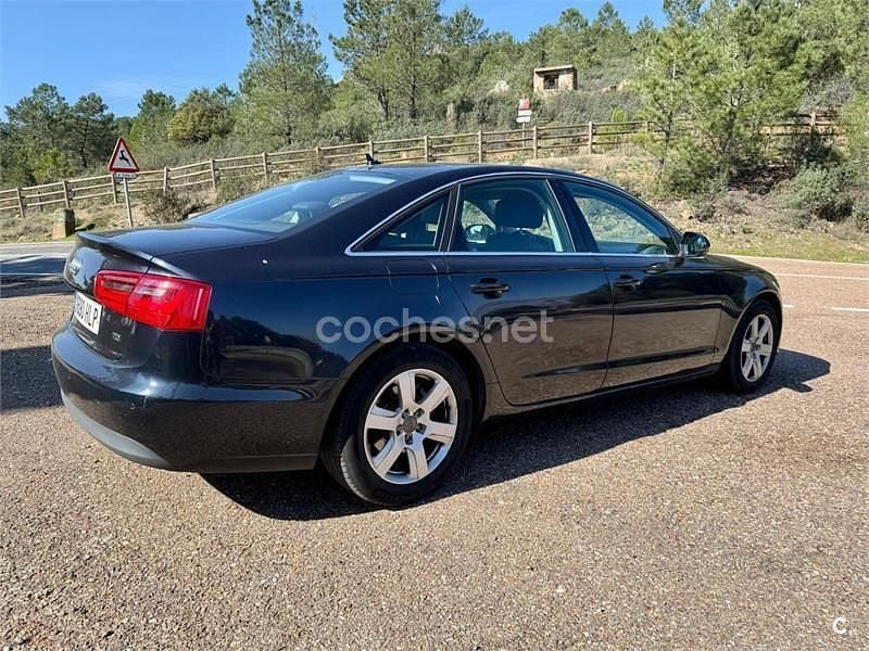 Usado Audi A6 177 CV (130 kW) 2012 Azul Berlina