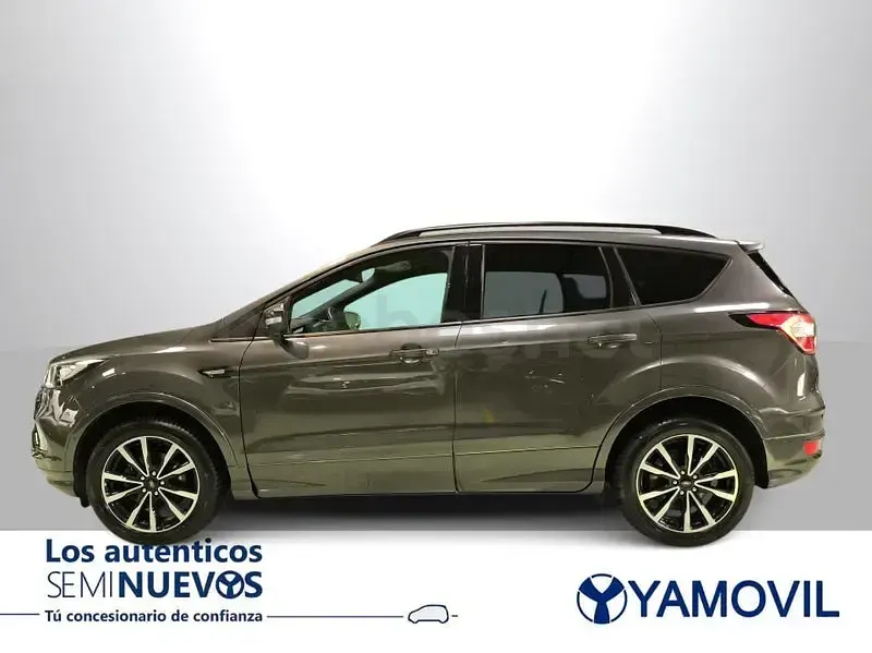 Usado Ford Kuga ST-Line 150 CV (110 kW) 2019 Gris / plata SUV