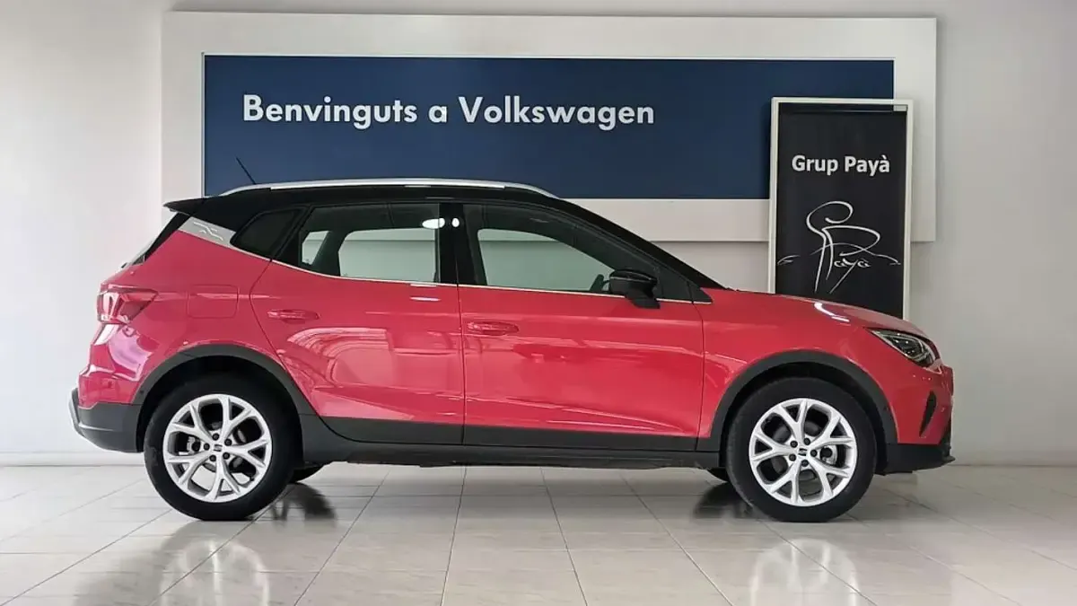 Usado Seat Arona FR 116 CV (85 kW) 2024 Rojo SUV