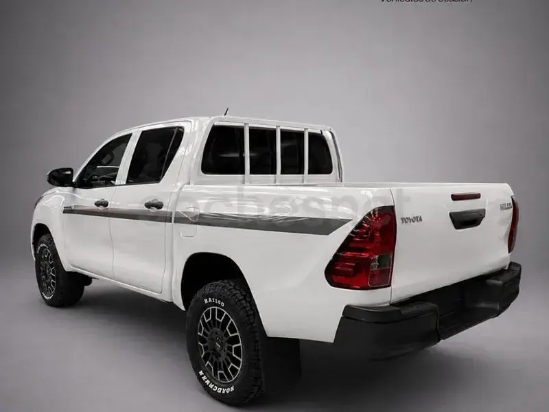 Usado Toyota HiLux 150 CV (110 kW) 2017 Blanco Pickup/Camioneta