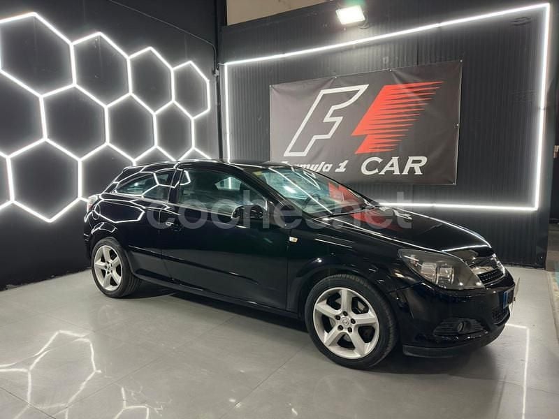 Negro Usado 2008 Opel Astra GTC Sport Berlina | 4490 € (Precio justo) - Imagen 1/4
