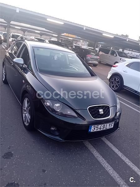 Usado Seat Leon FR 140 CV (102 kW) 2011 Negro Utilitario