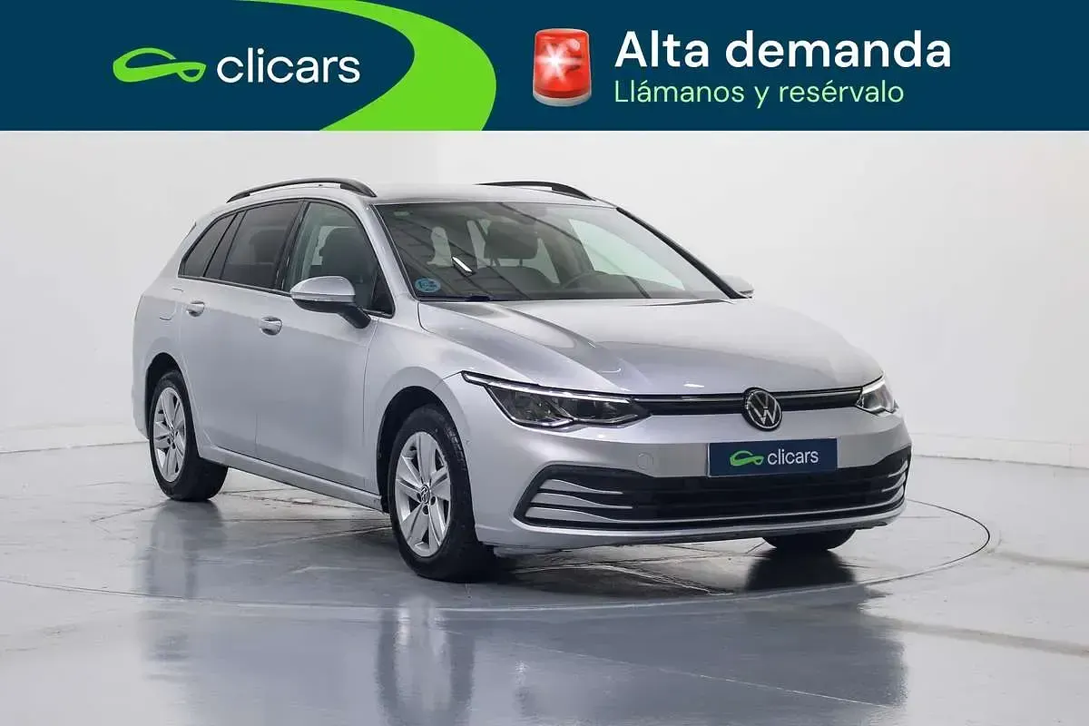 Usado VW Golf VIII Life 116 CV (85 kW) 2022 Plateado Familiar