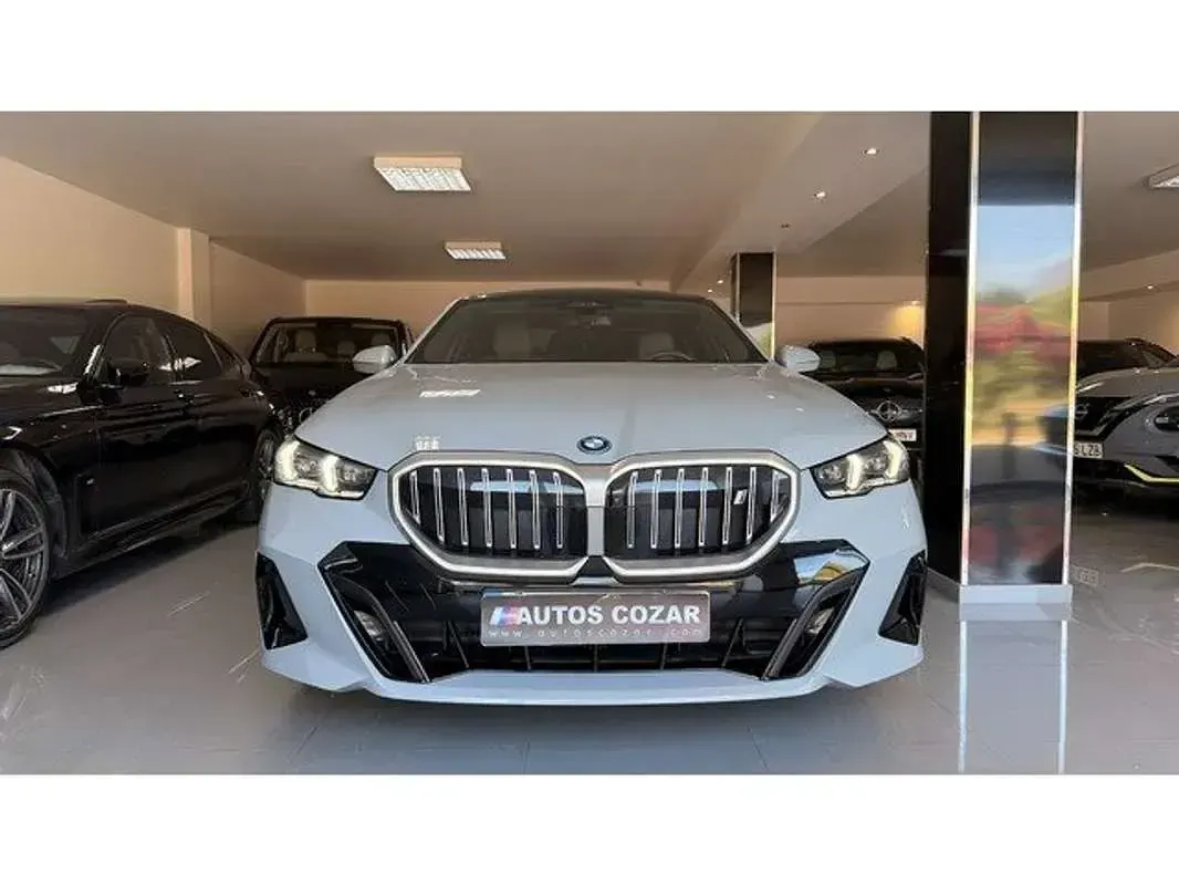 Używany BMW i5 Comfort Edition 250 kW (340 KM) 2024 Szary Sedan/Limuzyna