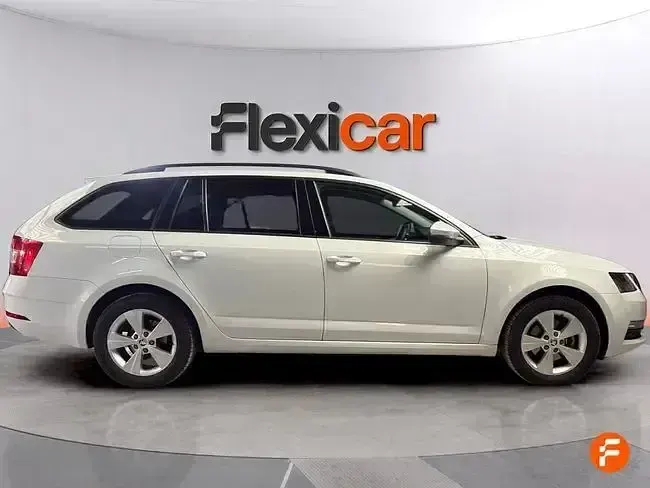 Usado Skoda Octavia Active 115 CV (84 kW) 2018 Blanco