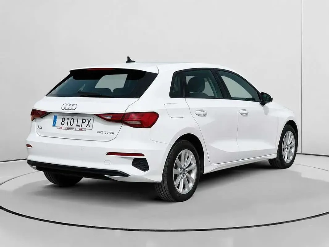 Usado Audi A3 Sportback 110 CV (80 kW) 2021 Blanco Utilitario