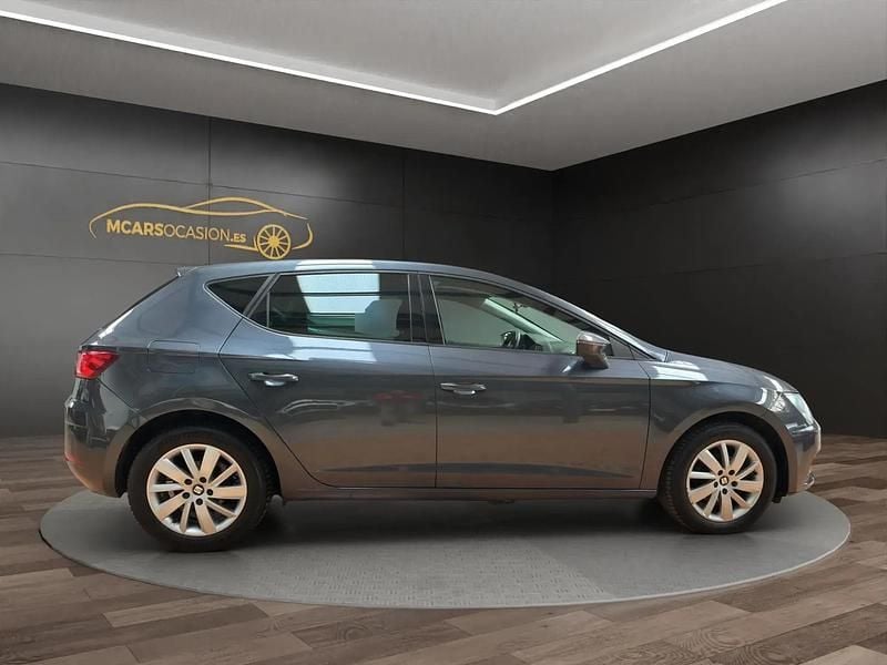 Usado Seat Leon Reference 115 CV (84 kW) 2019 Gris Berlina