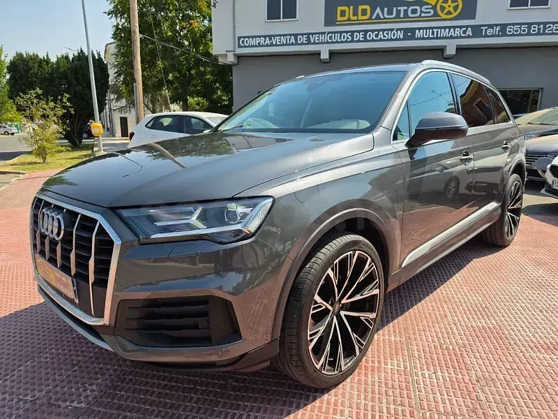 Usado Audi Q7 S-Line 231 CV (169 kW) 2023 Gris / plata SUV