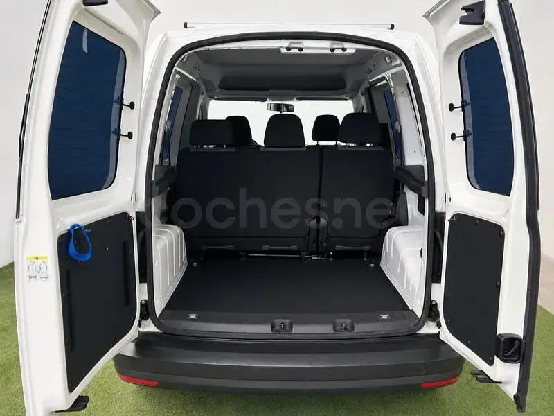 Usado VW Caddy Trendline 122 CV (89 kW) 2018 Blanco Monovolumen