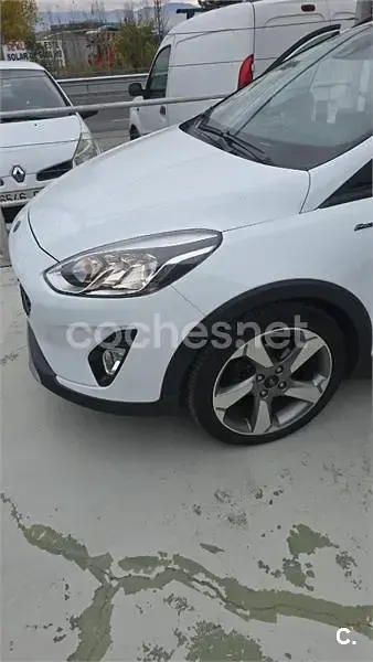 Usado Ford Fiesta Active 100 CV (73 kW) 2018 Blanco Utilitario