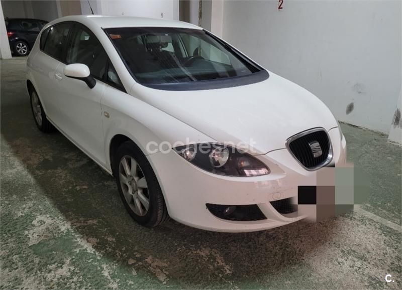 Käytetty Seat Leon Reference 102 HP (75 kW) 2009 Valkoinen Sedan