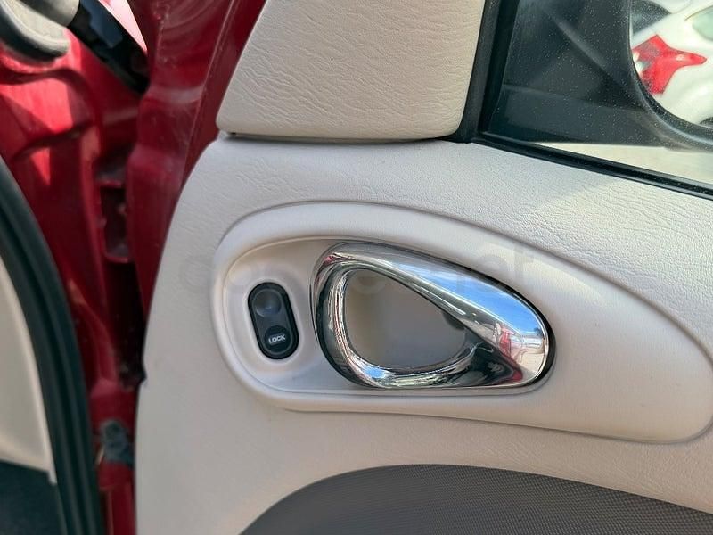 Usado Chrysler PT Cruiser Clasic 115 CV (84 kW) 2005 Granate Monovolumen