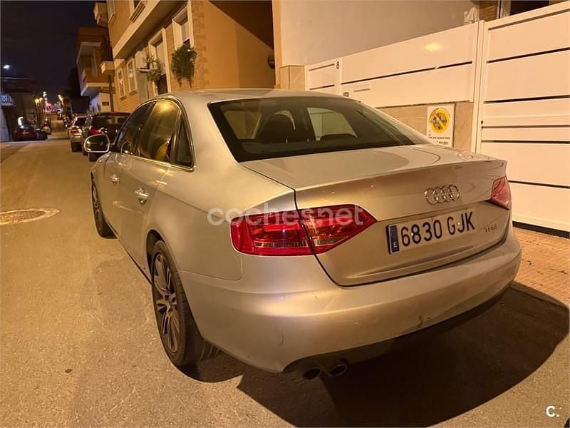 Usado Audi A4 160 CV (117 kW) 2008 Gris / plata Berlina