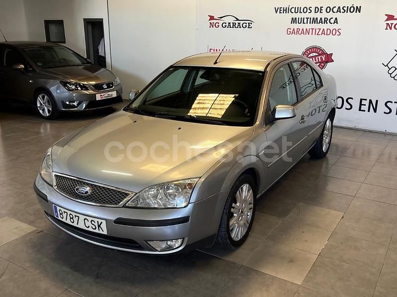 Gris / plata Usado 2004 Ford Mondeo Ghia Berlina | 4490 € (Caro) - Imagen 1/4