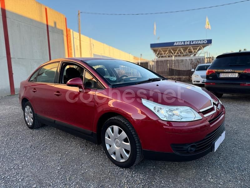 Usado Citroën C4 120 CV (88 kW) 2010 Granate Berlina