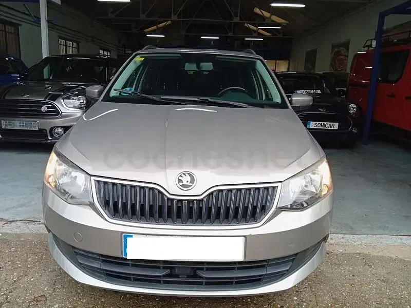Usado Skoda Fabia Ambition 90 CV (66 kW) 2016 Beige Berlina