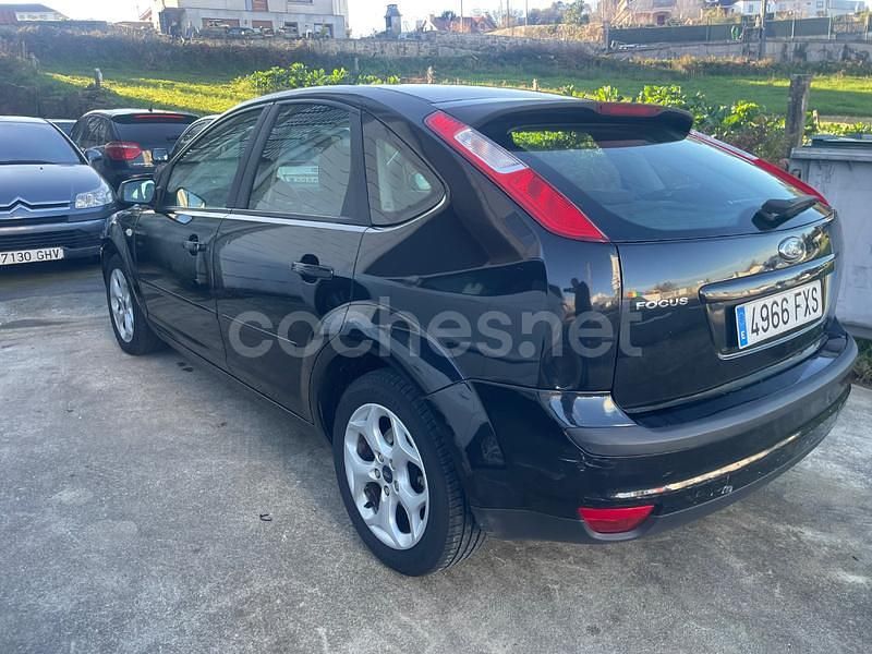 Usado Ford Focus Trend 115 CV (84 kW) 2006 Negro Berlina