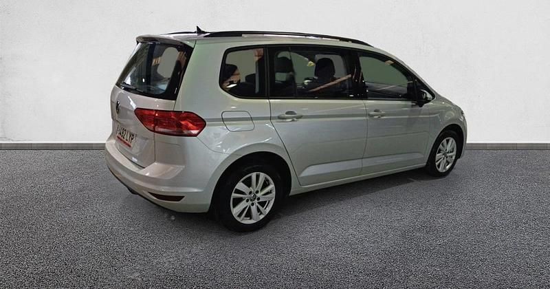 Usado VW Touran Business 122 CV (89 kW) 2022 Monovolumen