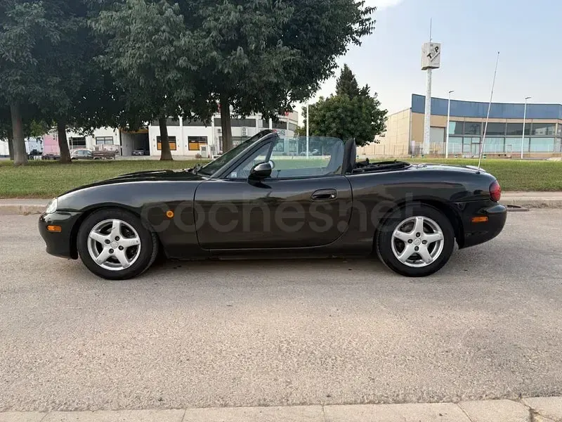 Usado Mazda MX5 110 CV (80 kW) 2002 Negro Descapotable