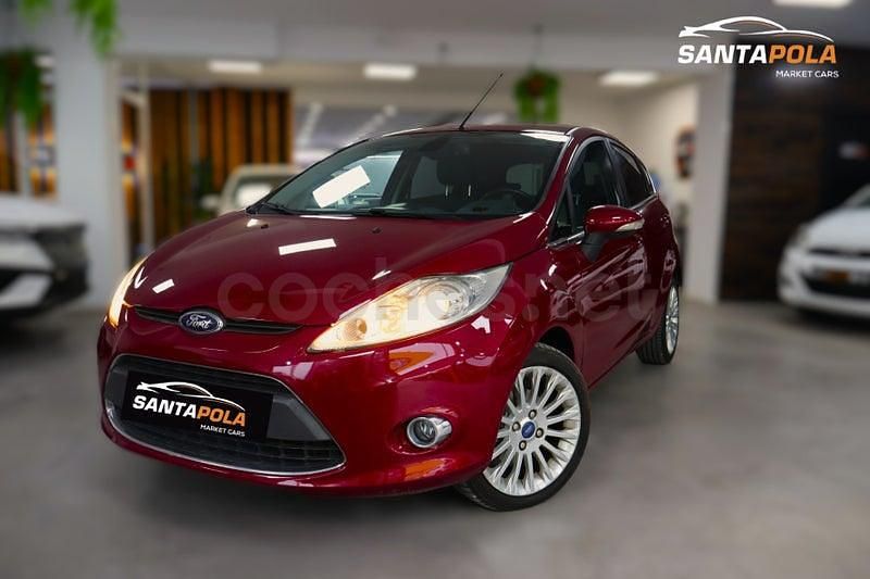 Granate Usado 2011 Ford Fiesta Titanium Utilitario | 7499 € (Un poco caro) - Imagen 1/4