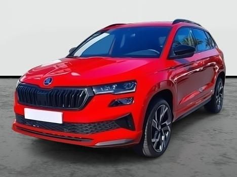 Usado Skoda Karoq SportLine 150 CV (110 kW) 2025 Rojo velvet metalizado SUV