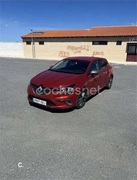Usado Renault Mégane GT Line GT-Line 130 CV (95 kW) 2017 Rojo Berlina