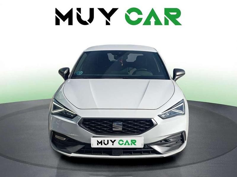 Begagnad Seat Leon FR 150 HK (110 kW) 2024 Vit Halvkombi