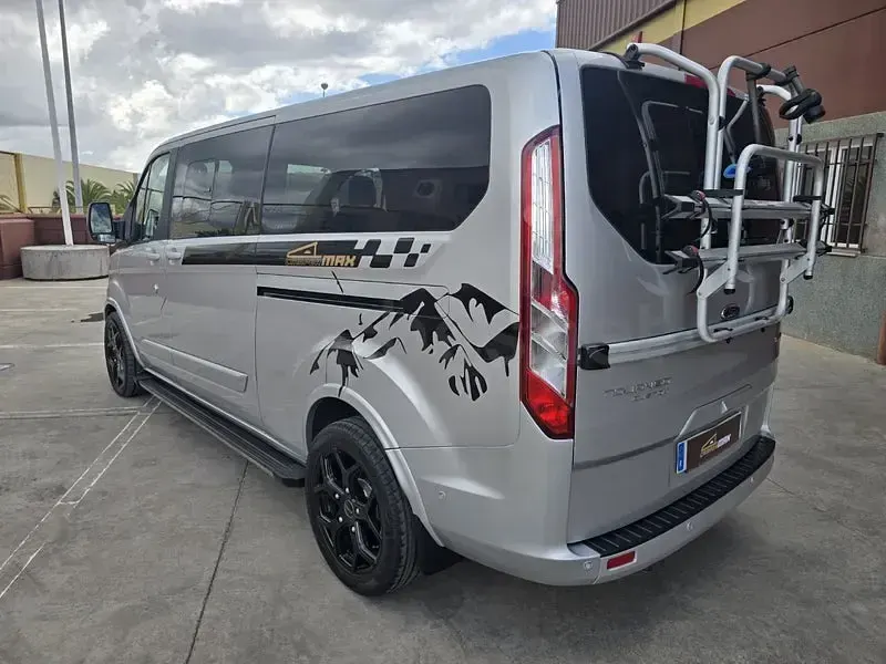 Usado Ford Tourneo Active 185 CV (136 kW) 2020 Gris / plata Monovolumen