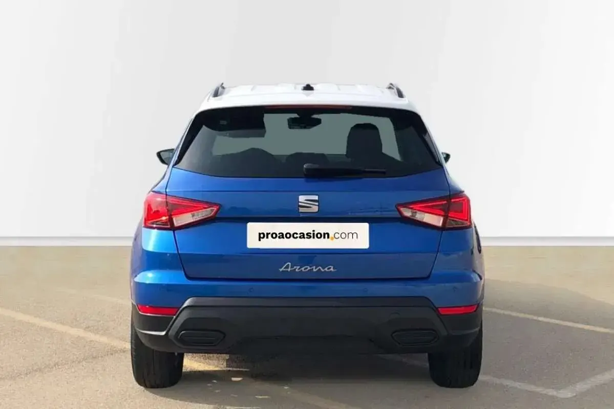 Usado Seat Arona Style 110 CV (80 kW) 2022 Azul SUV