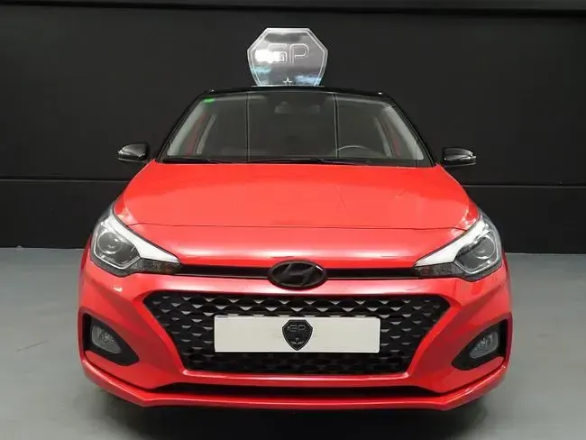 Usado Hyundai i20 99 CV (72 kW) 2020 Rojo Utilitario