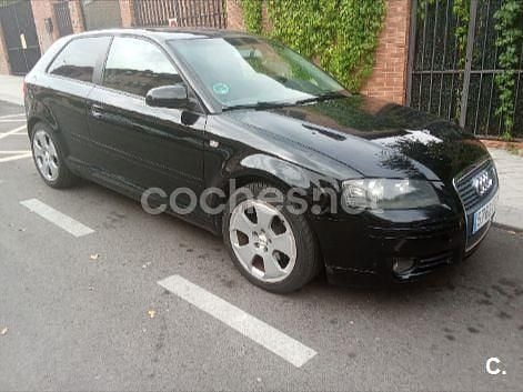Usado Audi A3 Attraction 115 CV (84 kW) 2006 Negro Utilitario