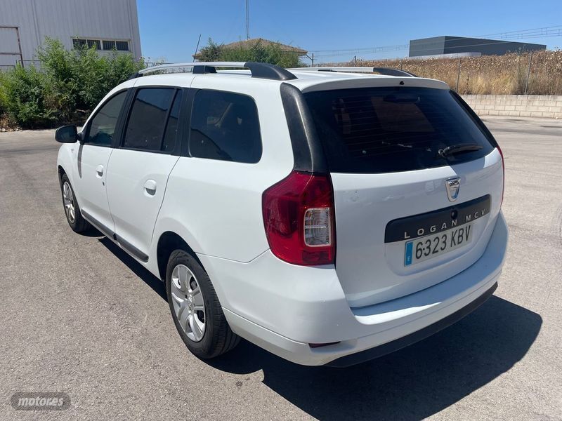 Usado Dacia Logan Lauréate 75 CV (55 kW) 2017 Blanco Berlina
