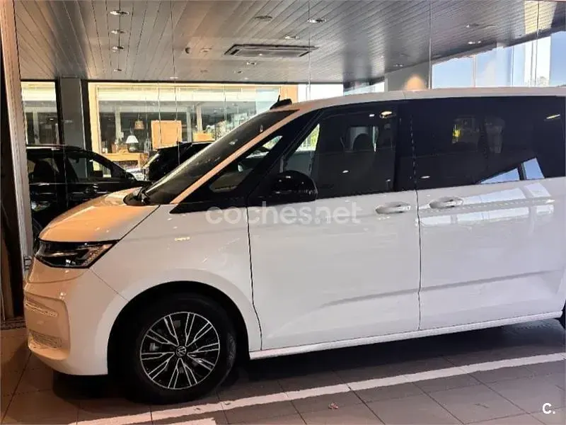 Usado VW Multivan Style 218 CV (160 kW) 2024 Blanco Monovolumen