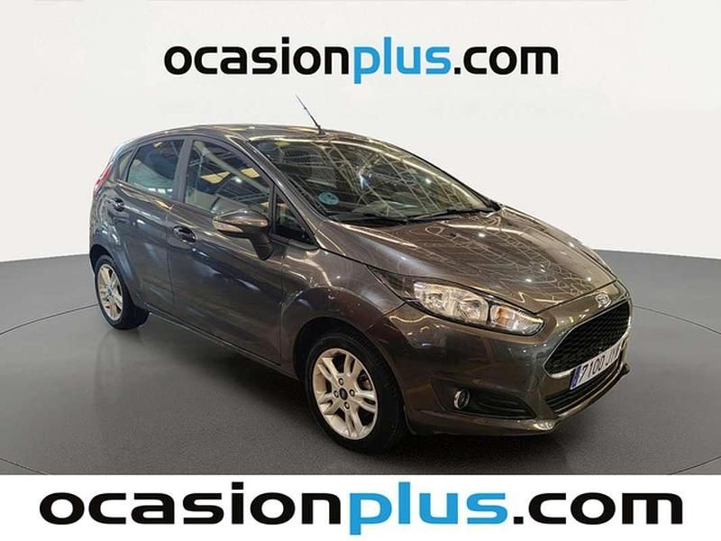 Usado Ford Fiesta Trend 82 CV (60 kW) 2017 Negro Utilitario