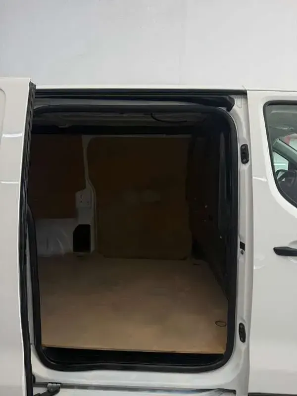 Usado Opel Vivaro 120 CV (88 kW) 2021 Blanco Monovolumen