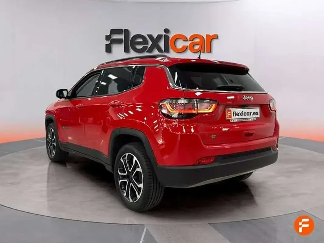 Usado Jeep Compass Altitude 131 CV (96 kW) 2023 Rojo SUV