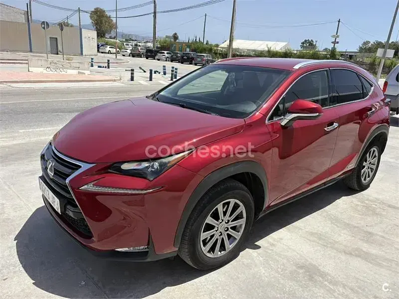 Usado Lexus NX300h Business Edition 197 CV (144 kW) 2016 Rojo SUV