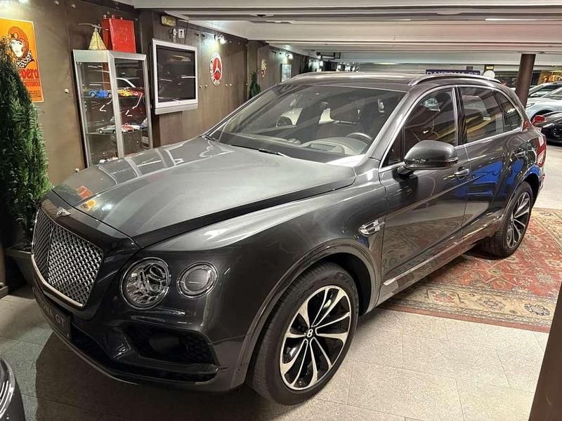 Gris / plata Usado 2018 Bentley Bentayga SUV | 115.990 € (Caro) - Imagen 1/4