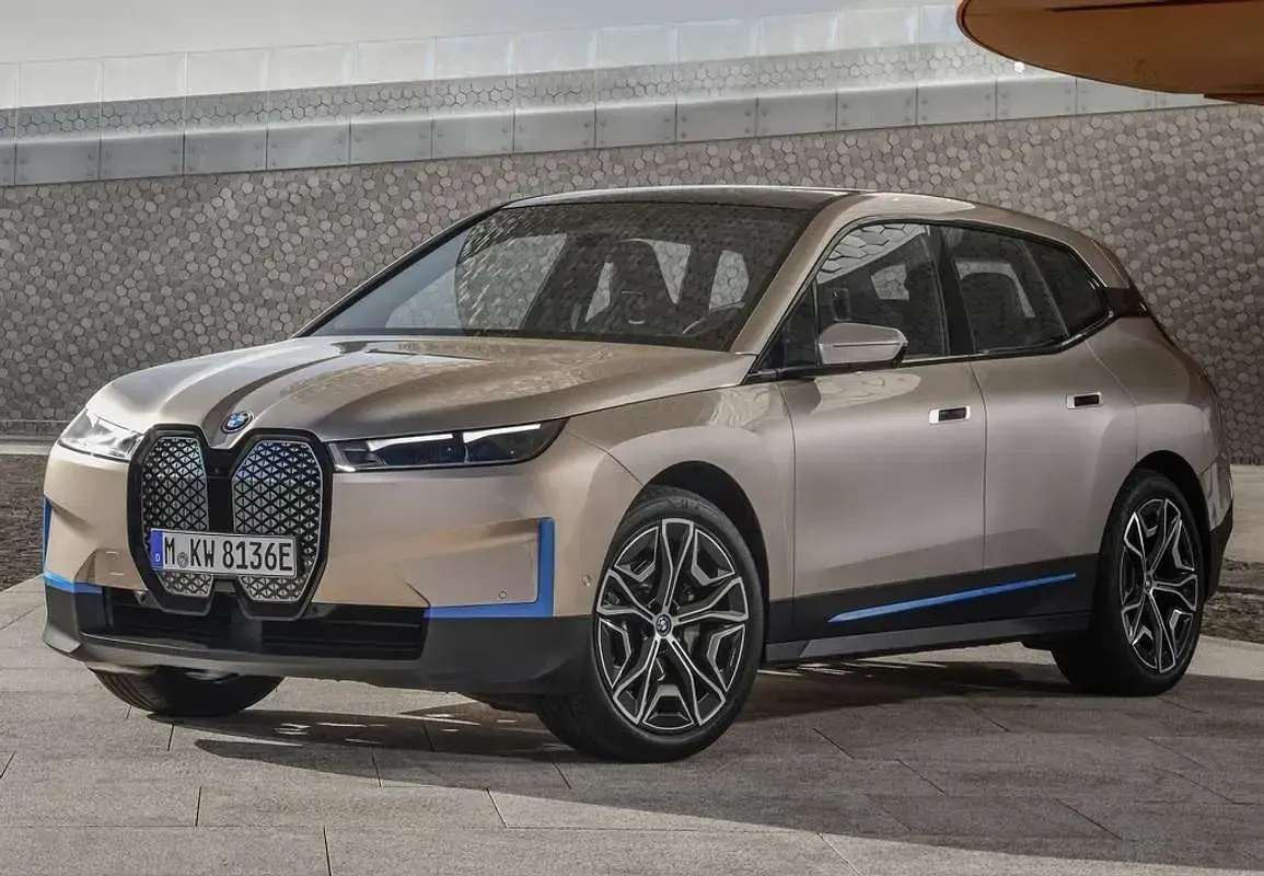 Usado BMW iX 239 kW (326 CV) 2024 Negro SUV