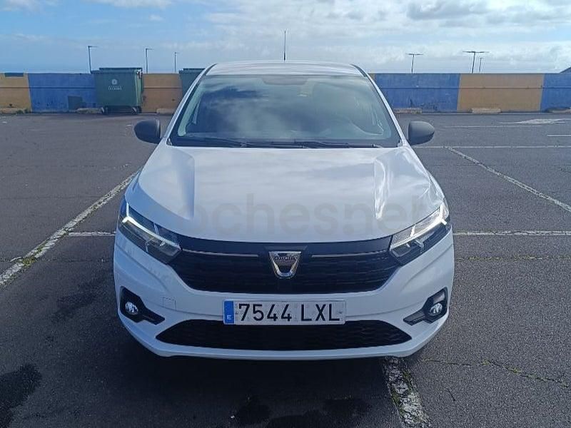 Usado Dacia Sandero Acces 67 CV (49 kW) 2022 Blanco Berlina