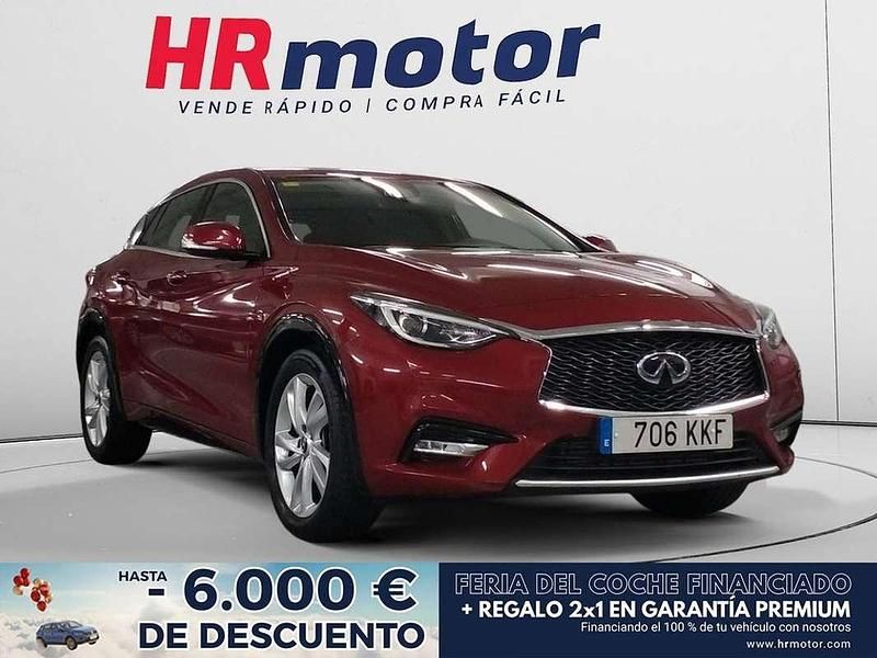 Usado Infiniti Q30 Premium 156 CV (114 kW) 2018 Rojo Utilitario