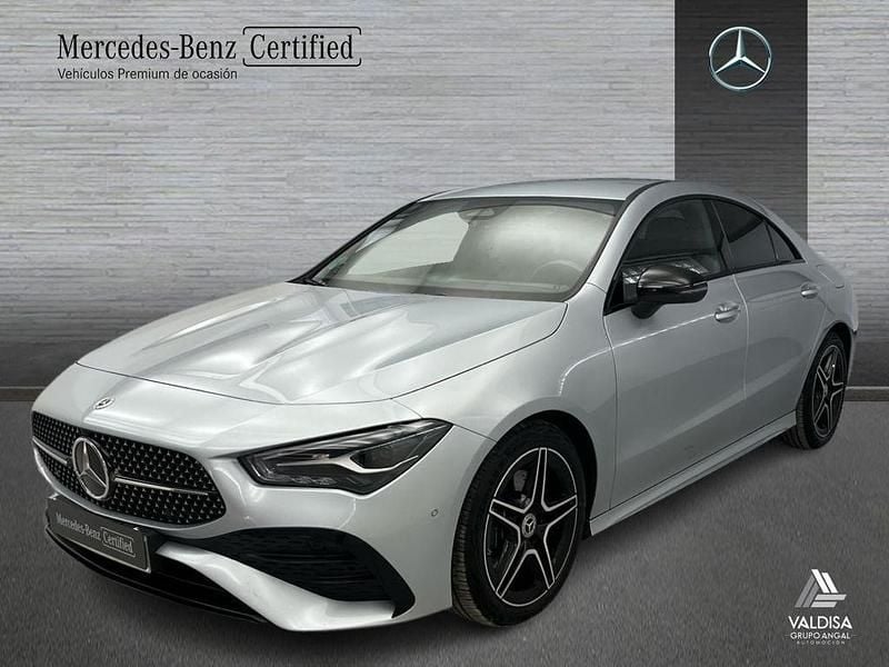 Gris Usado 2025 Mercedes CLA220 Berlina | 39.900 € (Buen precio) - Imagen 1/4
