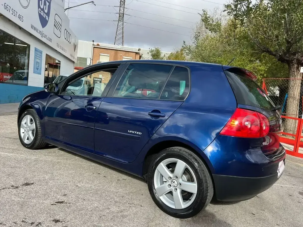 Usado VW Golf IV Conceptline 75 CV (55 kW) 2005 Azul Berlina