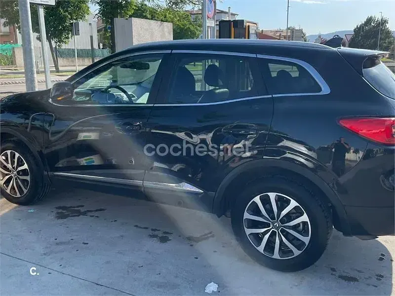 Usado Renault Kadjar Zen 140 CV (102 kW) 2020 Negro SUV
