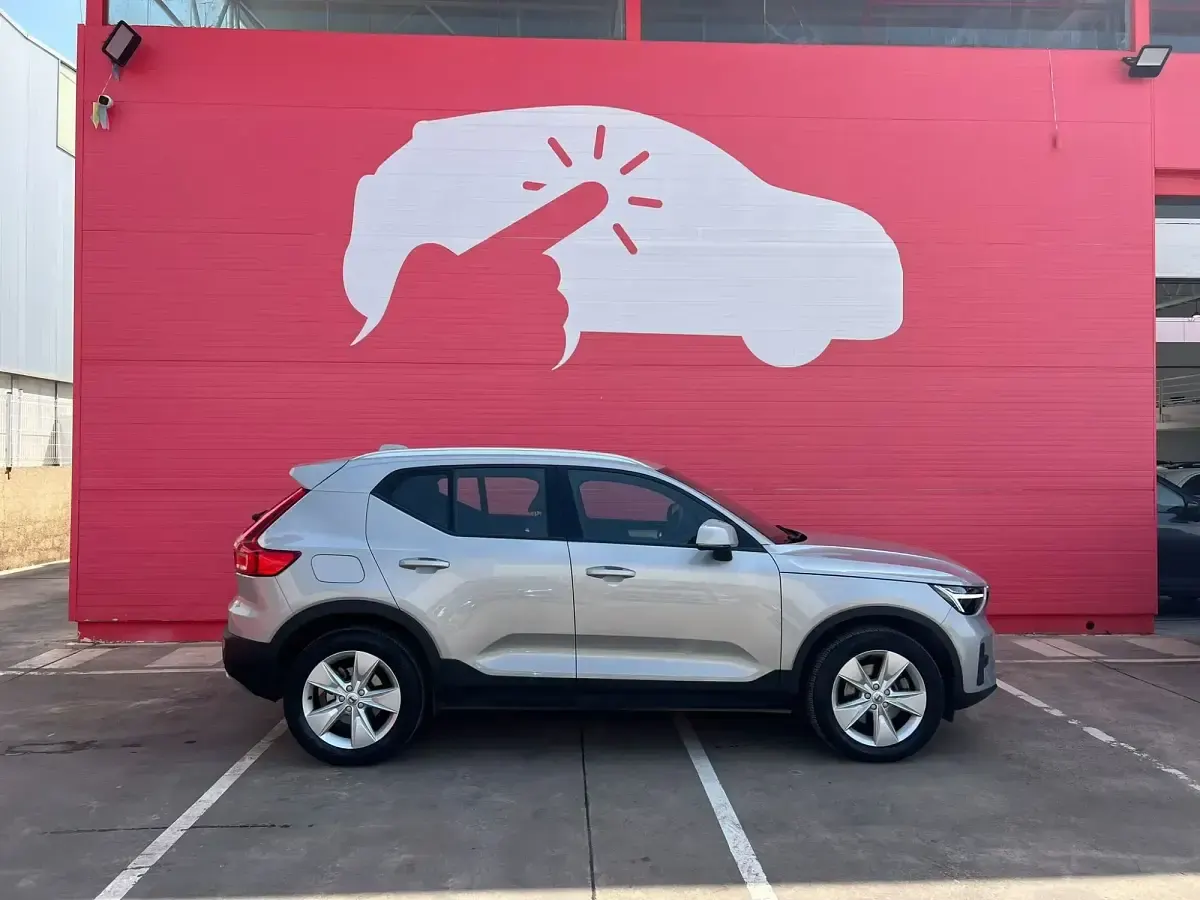 Usado Volvo XC40 Core 163 CV (119 kW) 2023 Gris SUV