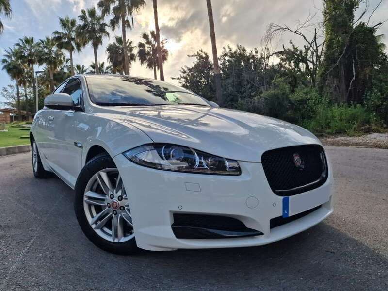 Blanco Usado 2014 Jaguar XF Premium Luxury Berlina | 11.900 € (Buen precio) - Imagen 1/4