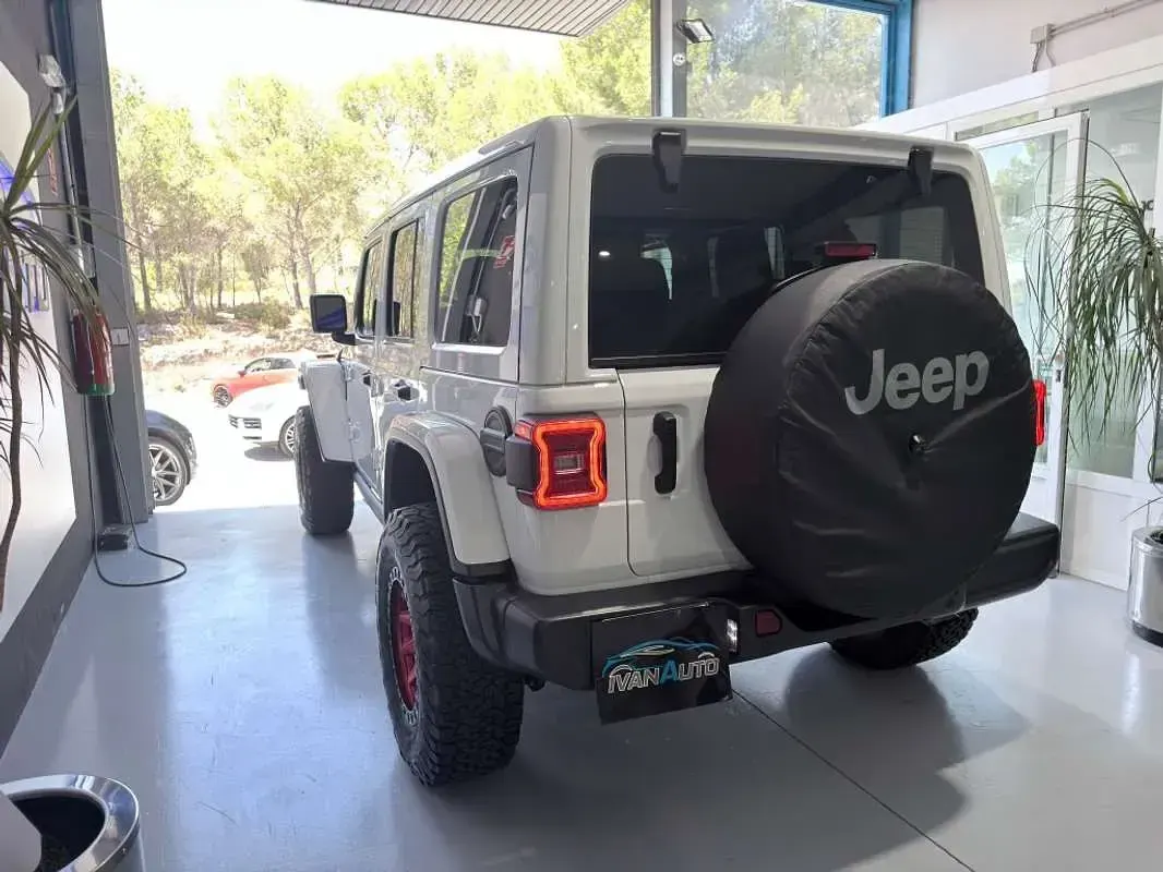 Usado Jeep Wrangler Unlimited Rubicon 272 CV (200 kW) 2023 Blanco SUV